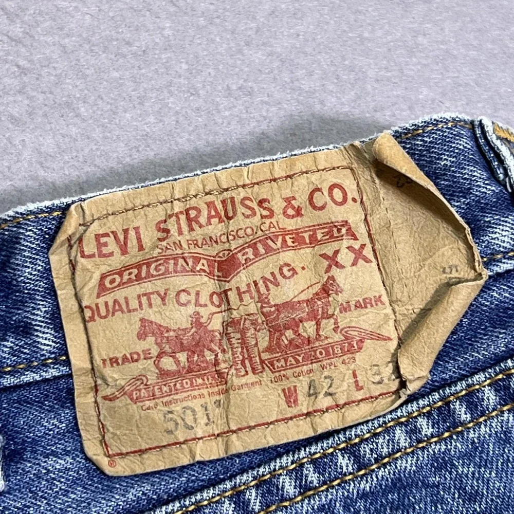 Levis 501 Jeans Mens 42x32 Blue Medium Wash Regular Straight Button Fly Denim